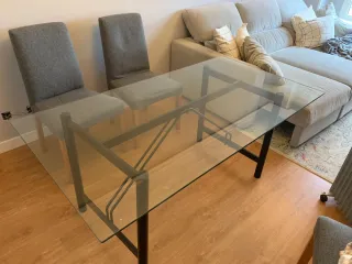 Mesa cristal base metal negra