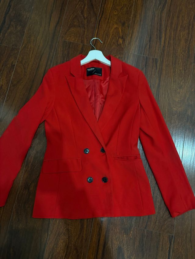 Americana Pull&Bear Roja