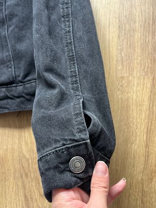 Chaqueta vaquera negra con borreguito Talla XS