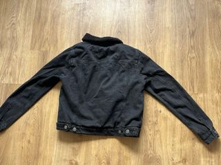 Chaqueta vaquera negra con borreguito Talla XS