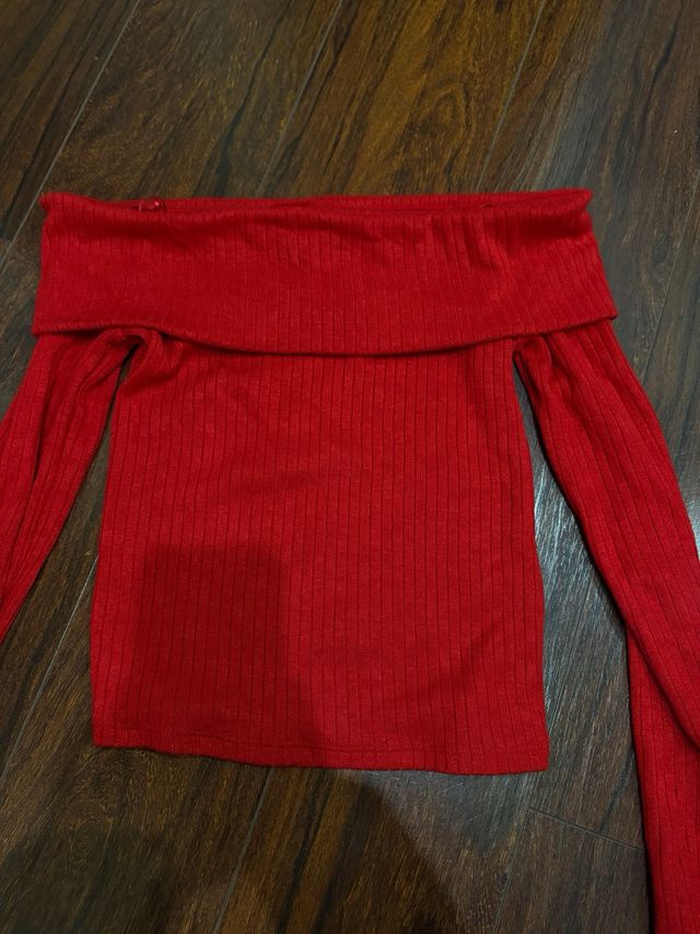 Jersey Stradivarius Rojo Hombros Descubiertos