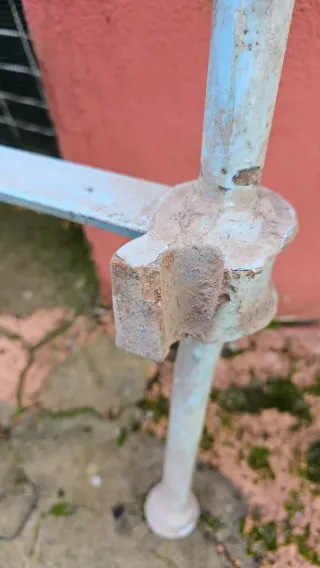 Cama antigua hierro canaria