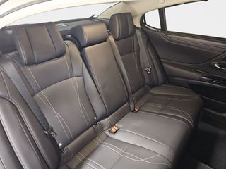 Lexus ES 2.5 300h Luxury
