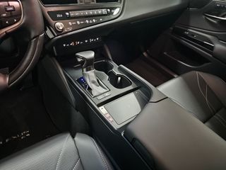 Lexus ES 2.5 300h Luxury