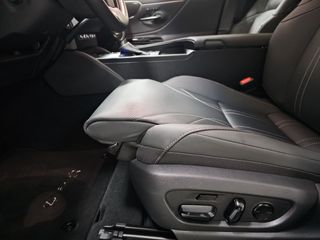 Lexus ES 2.5 300h Luxury