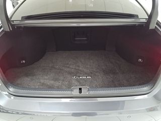 Lexus ES 2.5 300h Luxury