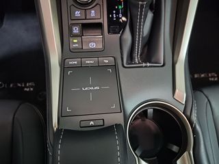 Lexus NX 2.5 300h Premium 2WD