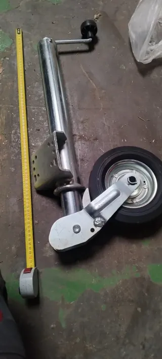 Rueda para remolque automática