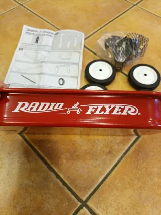 Carrellino Radio Flyer rosso