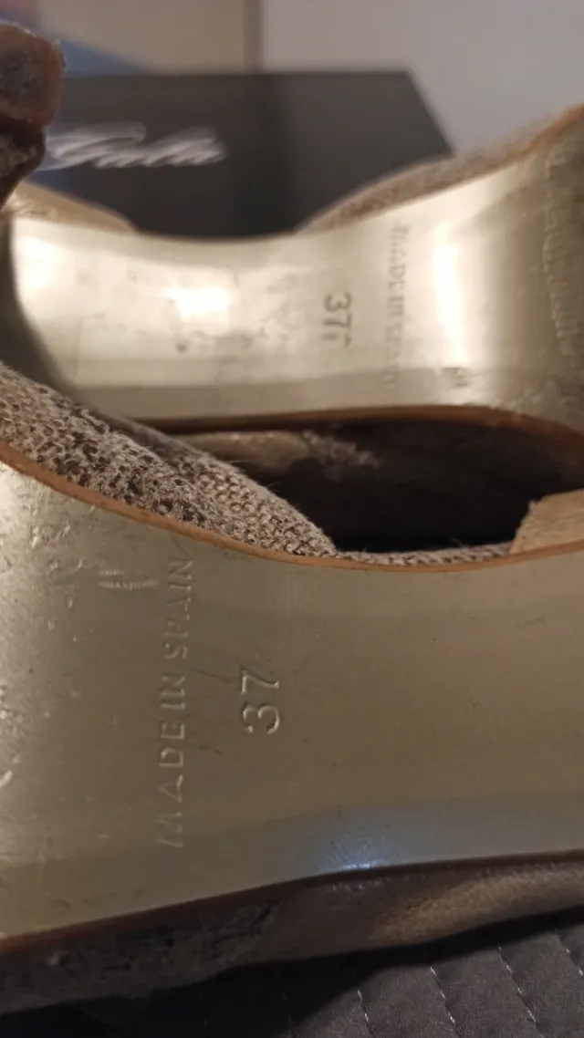 Sandalias tacón mujer beige