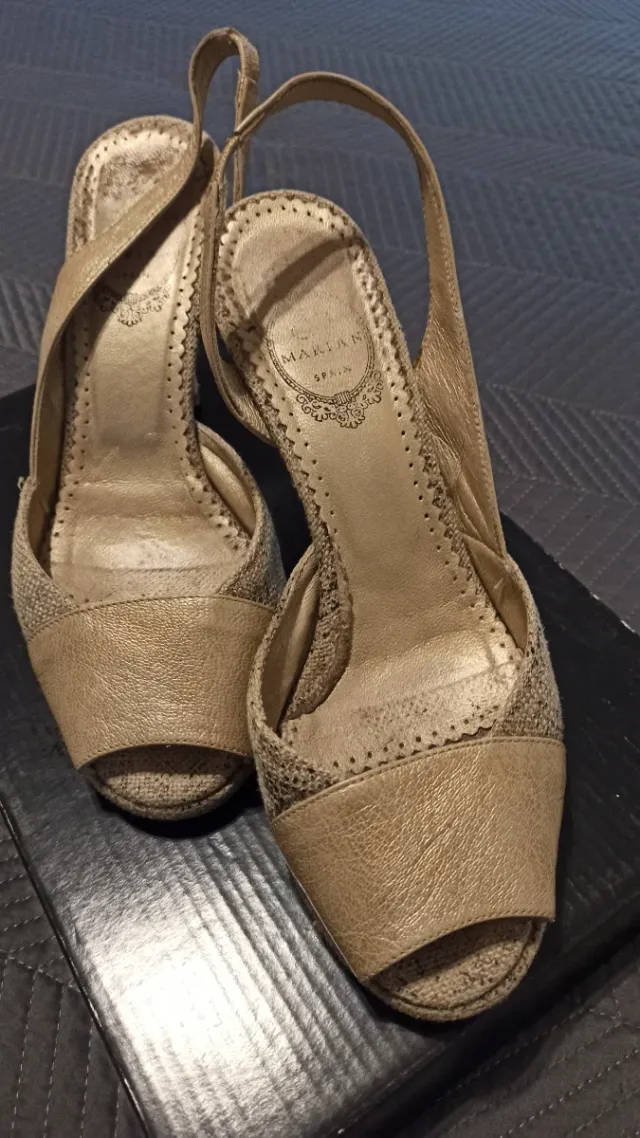 Sandalias tacón mujer beige