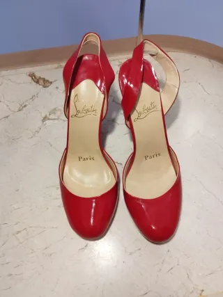 Tacones Christian Louboutin Charol Rojo Talla 40