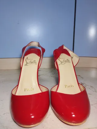 Tacones Christian Louboutin Charol Rojo Talla 40