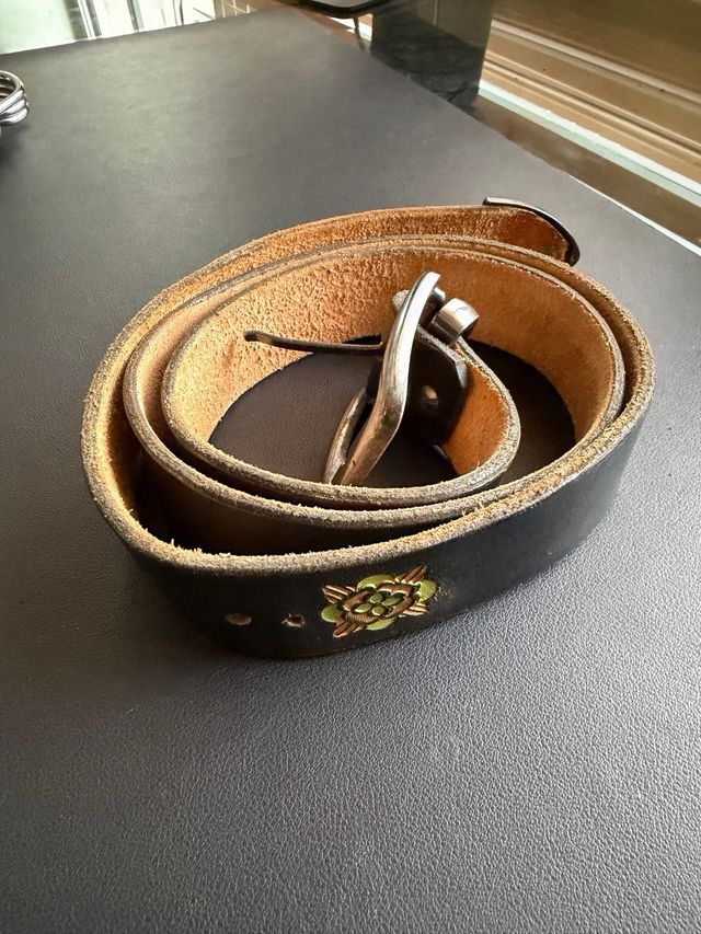 Cinturon suizo - cuero autentico. 115cm