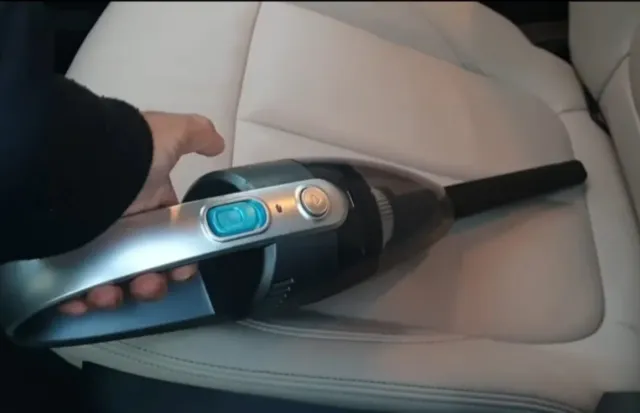 Aspirador de mano para coche
