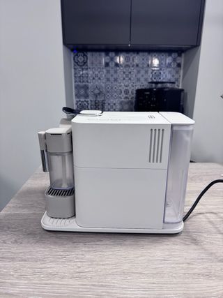 Cafetera Nespresso Latissima Blanca