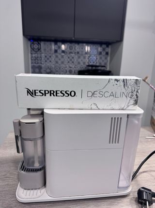 Cafetera Nespresso Latissima Blanca