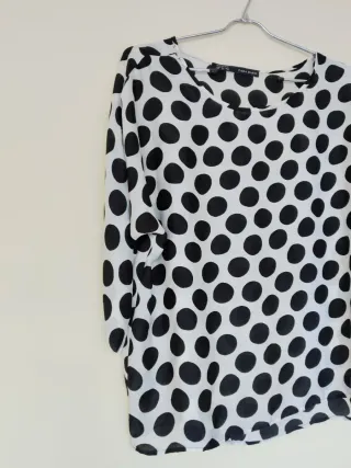 Blusa Zara lunares XS