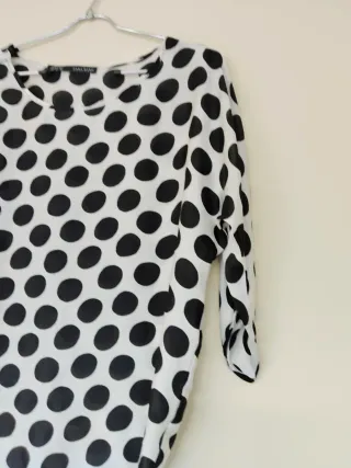 Blusa Zara lunares XS