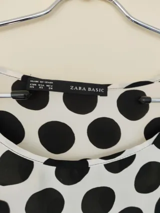 Blusa Zara lunares XS