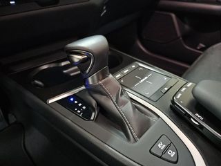 Lexus UX 2.0 250h Business