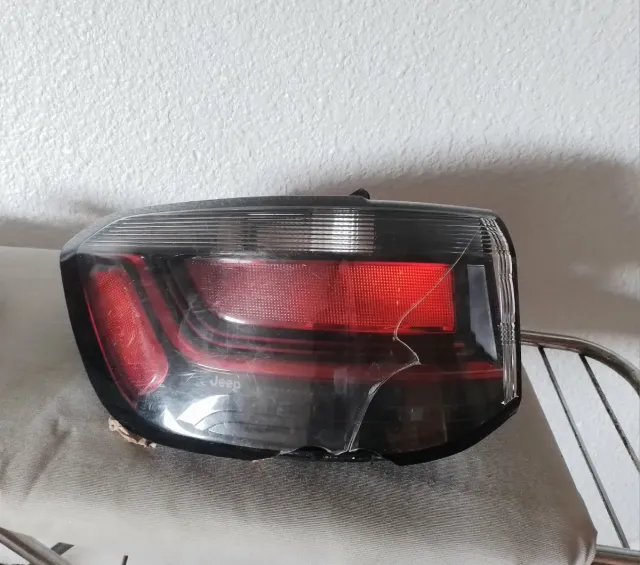 Fanale posteriore sinistro Jeep Compass MP rotto