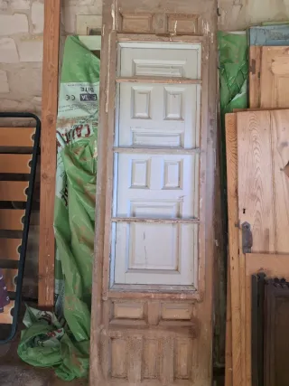 Lote de puertas antiguas de madera