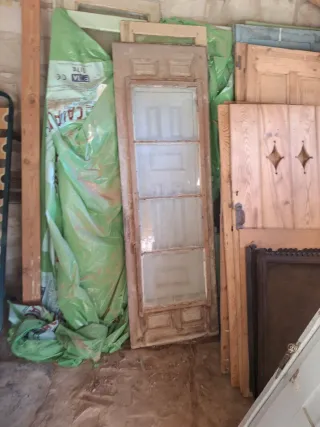 Lote de puertas antiguas de madera