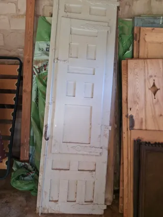 Lote de puertas antiguas de madera