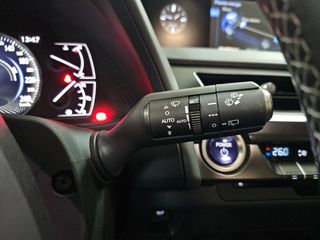 Lexus UX 2.0 250h Premium