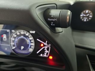 Lexus UX 2.0 250h Premium