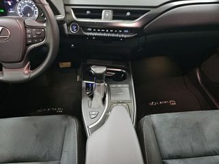 Lexus UX 2.0 250h Premium