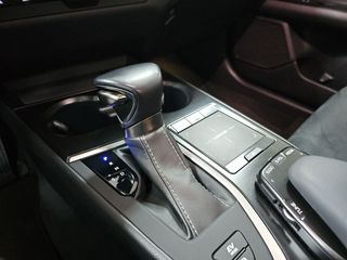 Lexus UX 2.0 250h Premium