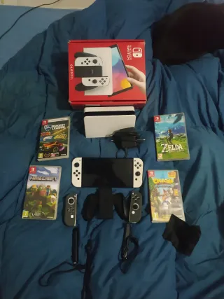 Nintendo Switch OLED Bianca + Giochi