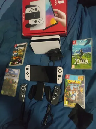 Nintendo Switch OLED Bianca + Giochi