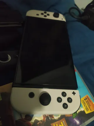 Nintendo Switch OLED Bianca + Giochi