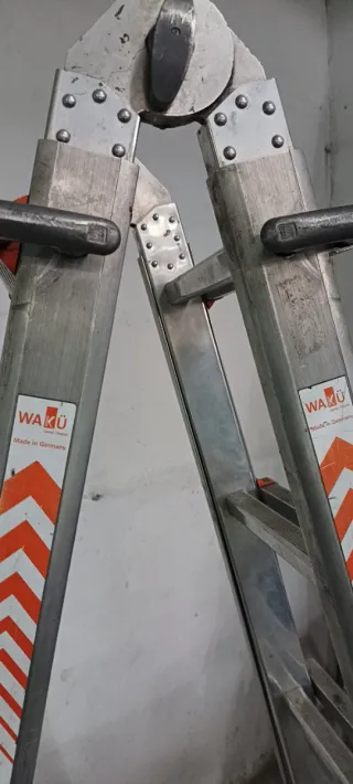 Escalera aluminio plegable