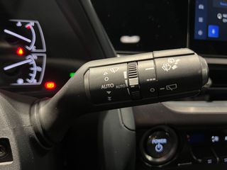 Lexus UX 2.0 250h Premium