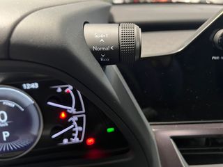 Lexus UX 2.0 250h Premium