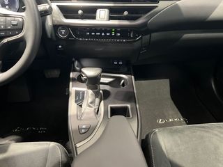 Lexus UX 2.0 250h Premium