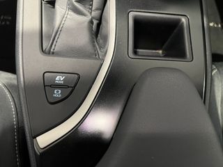 Lexus UX 2.0 250h Premium