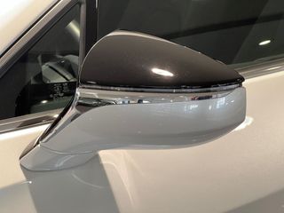 Lexus UX 2.0 250h Premium