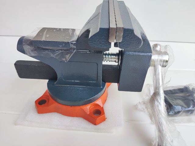 Tornillo de banco giratorio