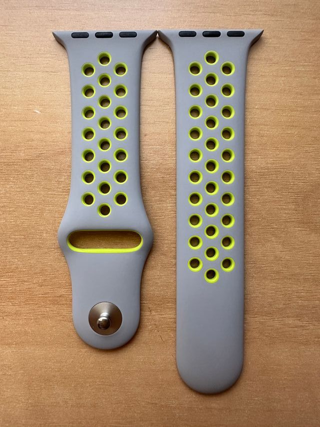 Apple Watch X Nike 38mm. Flat Silver/Volt Band S/M