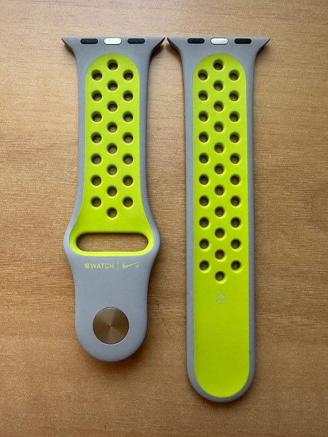 Apple Watch X Nike 38mm. Flat Silver/Volt Band S/M