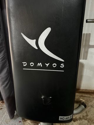 Estación de ejercicios y banco