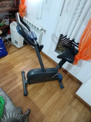 Bicicleta Estática Gris y Azul