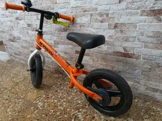 Bici infantil sin pedales naranja