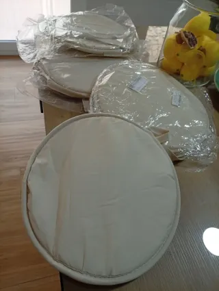 Cojín redondo para taburete beige. Lote de 4.