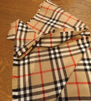 Sciarpa Burberry Lana Beige e Rossa